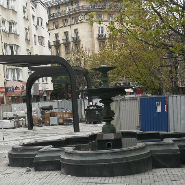 След 14 г. фонтанът на пл. "Славейков" в София отново ще работи (ВИДЕО)