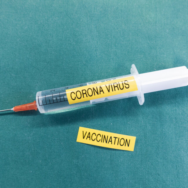 СЗО: Ваксина срещу COVID-19 ще има най-рано след година