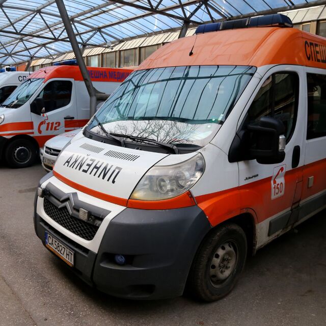 16 души са хоспитализирани до 13:30 ч. след сблъсъците в София