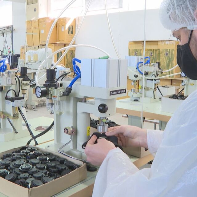 Габровска фирма преустанови производството си и започна да шие предпазни маски