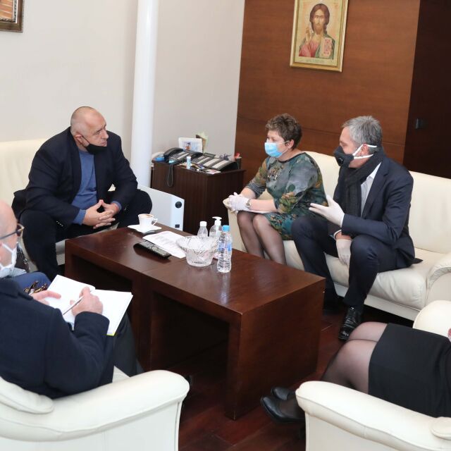 Земеделският министър и търговските вериги се разбраха за българските стоки