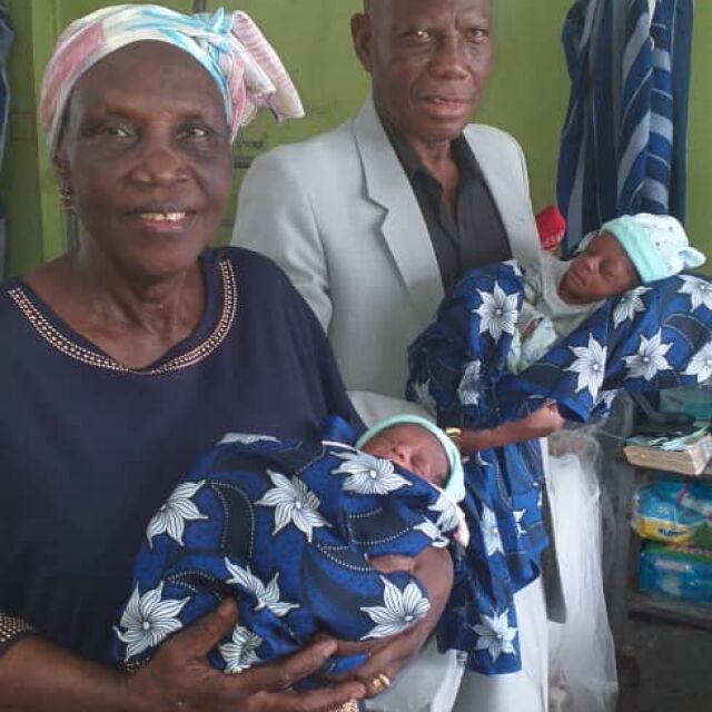 68-годишната Маргарет Аденуга от Нигерия роди близнаци