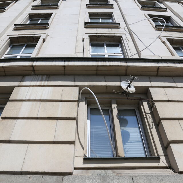 Софийският университет: По фасадата на Ректората не са направени нови дупки 