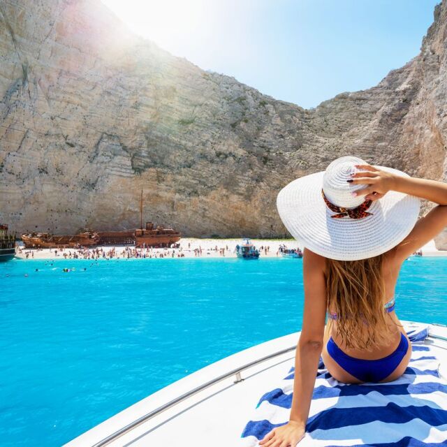 Летният сезон: Гърция прогнозира загуби до 70% в туризма през 2020 г. 