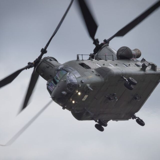 Хеликоптер на НАТО падна в морето, западно от Гърция