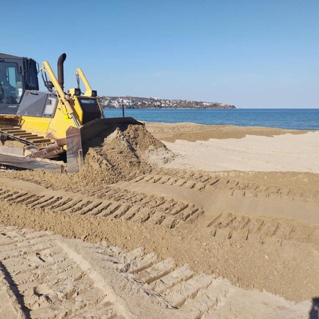 Забраниха навлизането на тежка техника след разораването на плаж "Смокини-Север"