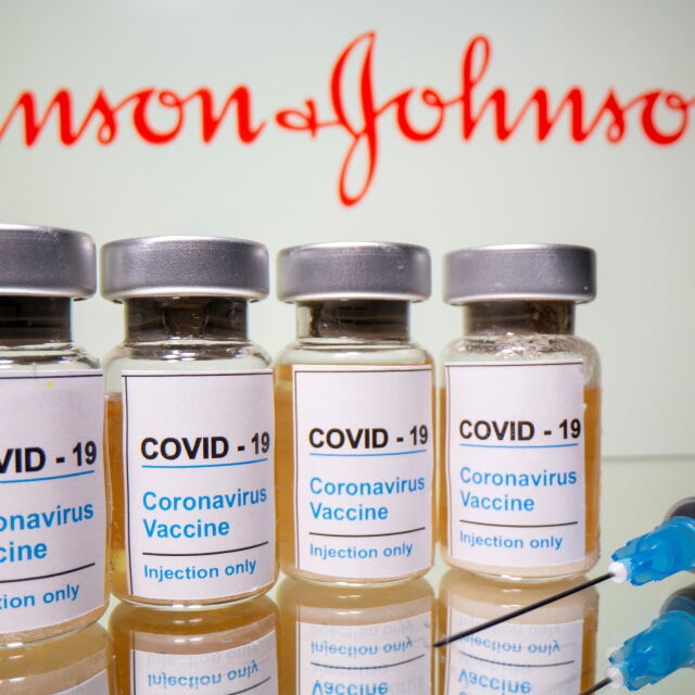 САЩ спира временно ваксината на „Янсен“ заради тромбози