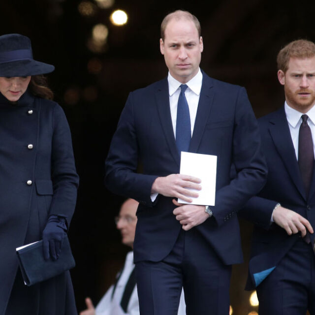 Защо братята Хари и Уилям няма да са един до друг на погребението на принц Филип