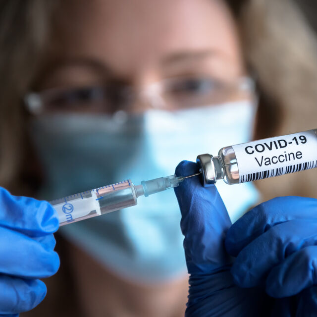 „Търсачи на ваксини“: Латиноамериканци пътуват до САЩ, за да се имунизират