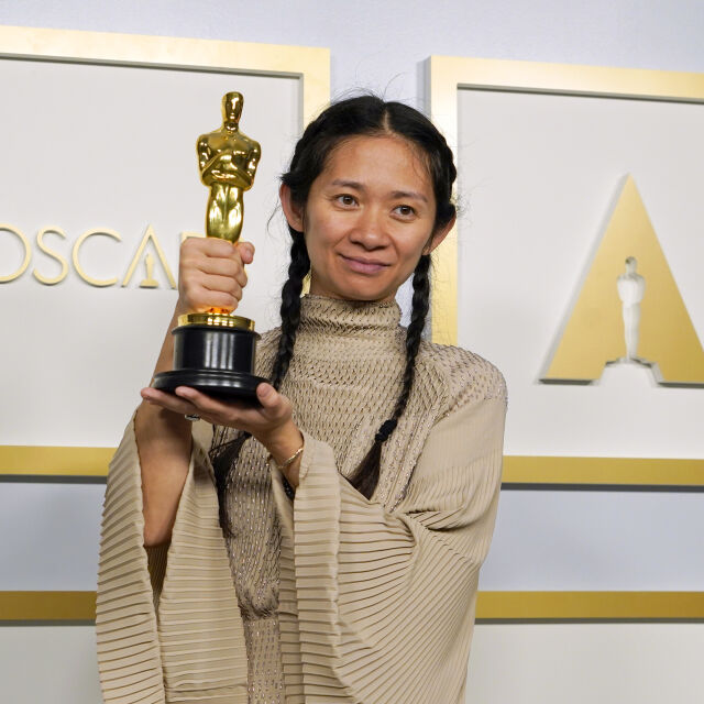 Клои Жао с исторически "Оскар" - едва втората жена със златна статуетка за най-добра режисура