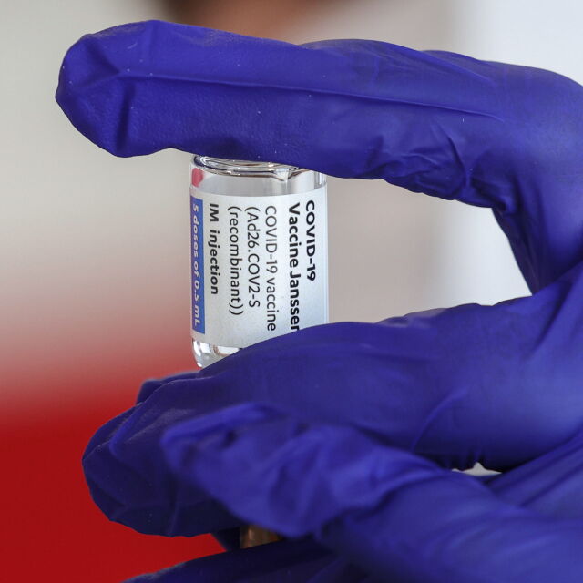 В САЩ са установили 28 случая на сериозни тромбози след ваксинация с „Янсен“