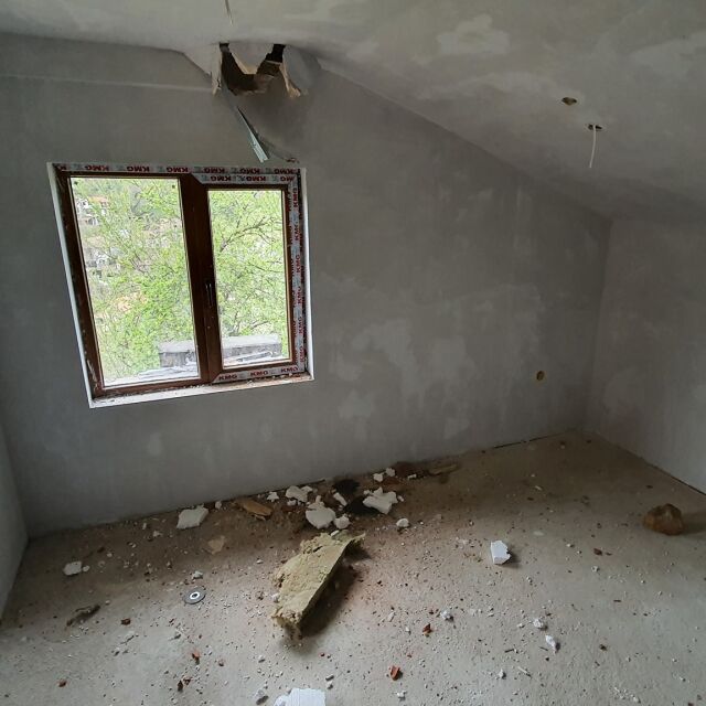 Къща пострада при контролирани взривове за изграждането на пътя Мездра – Ботевград