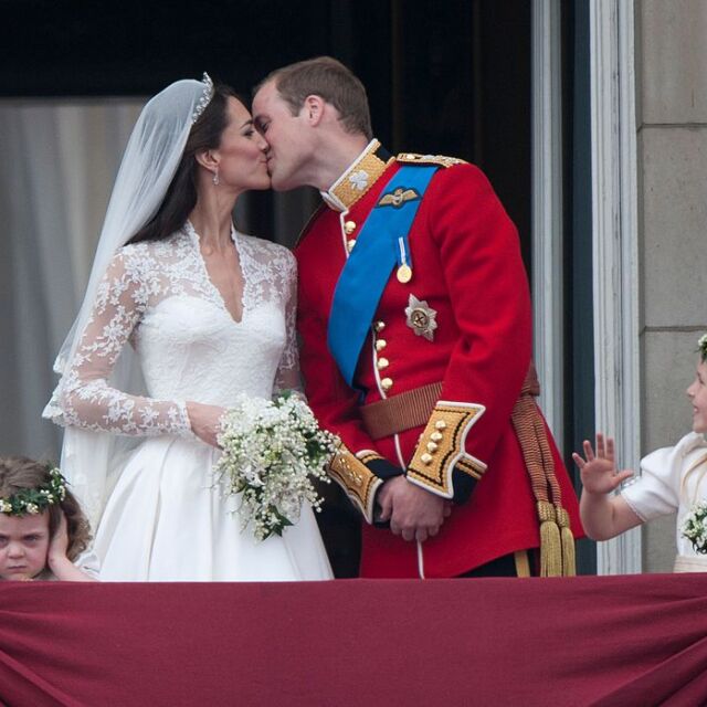10 години след бляскавата сватба на Уилям и Кейт – къде са сега шаферките от прочутата снимка с целувката