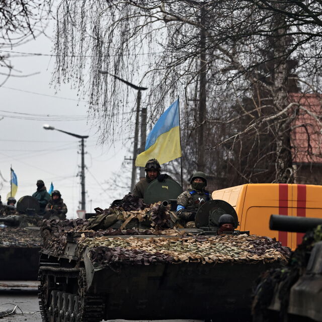 Войната в Украйна: Руското настъпление в Донбас спира, нови санкции срещу Кремъл