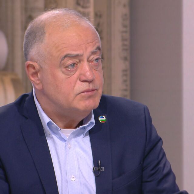 Атанас Атанасов: България ще даде военнотехническа помощ на Украйна