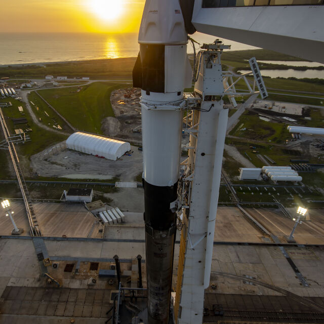 SpaceX сключи договор с НАСА за превоз на астронавти 