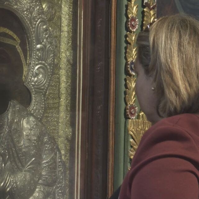  Литийно шествие с чудотворна икона в Бачковския манастир във втория ден на Великден 