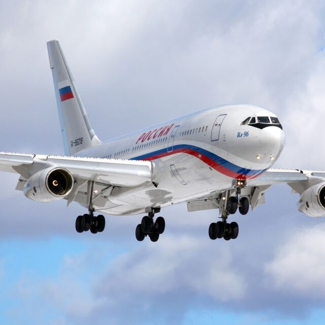 Заради санкциите: Русия започва да разглобява реактивни самолети за части