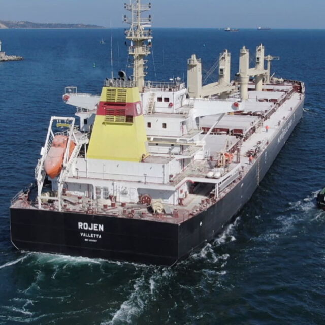 Българският кораб "Рожен" първи ще отплава от украинско пристанище по новия зърнен коридор