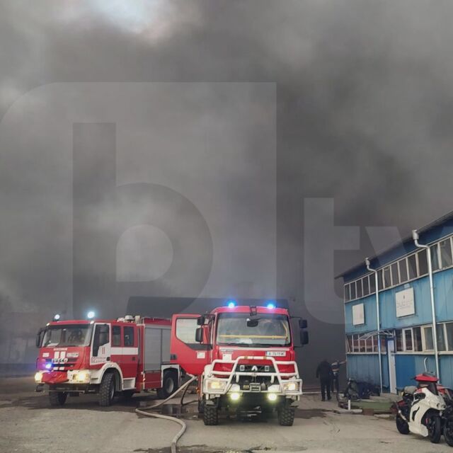 Причината за пожара в Бургас: Огънят пламна при работа с газова горелка