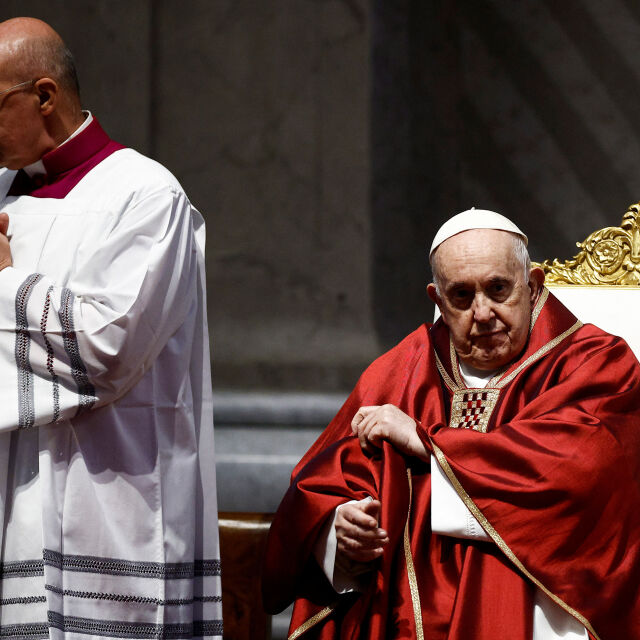 Разпети петък за католиците: Папа Франциск пропуска шествието