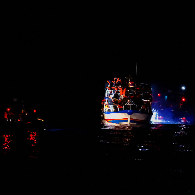 Лодка с мигранти се обърна в Средиземно море, 20 души са в неизвестност