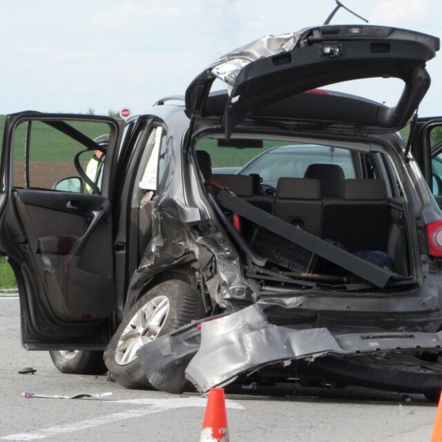 Тежка катастрофа между две коли взе жертва на пътя Русе - Бяла (СНИМКИ)
