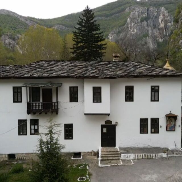 Продължава кампанията за възстановяване на Черепишкия манастир