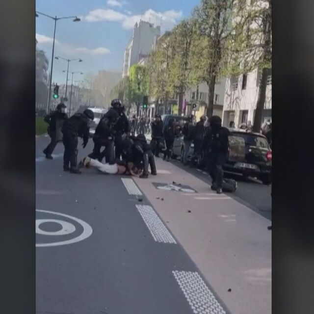 Полицейско насилие във Франция срещу двама протестиращи