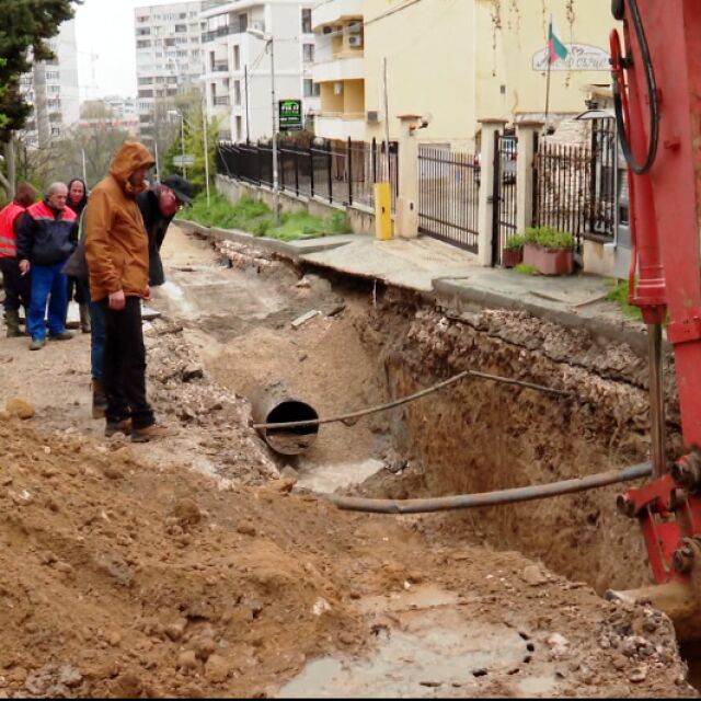 Ремонтът на скъсалия се водопровод във Варна ще отнеме две седмици