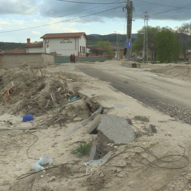 Жителите на наводнените карловски села излизат на протест