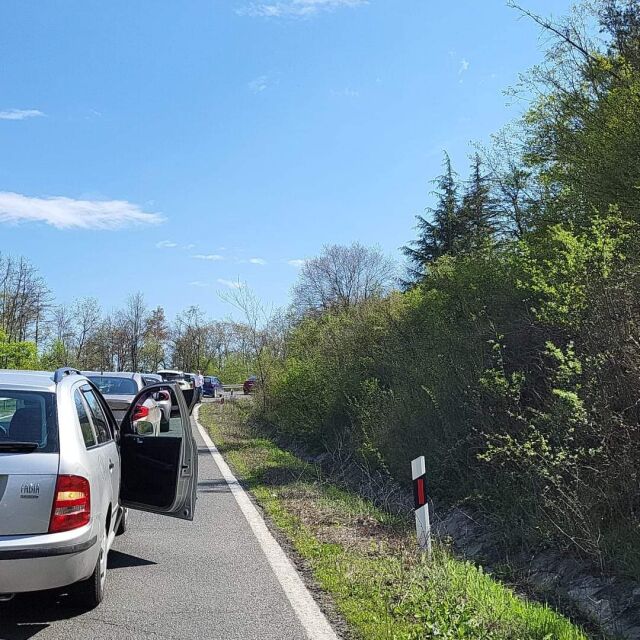 Челен сблъсък между две коли затвори пътя Бургас - Варна