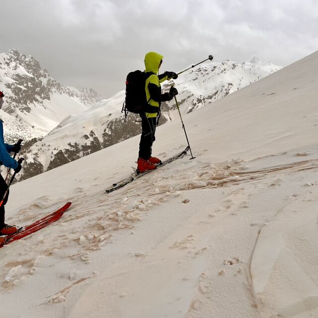 Пясъкът от Сахара достигна и Алпите: Снежни писти почервеняха (ВИДЕО и СНИМКИ)