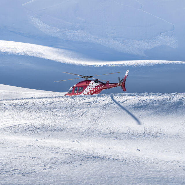 Трима души загинаха при инцидент с хеликоптер в швейцарските Алпи