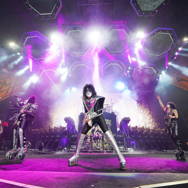 Рок групата Kiss продава марката и песните си за стотици милиони долари (СНИМКИ и ВИДЕО)