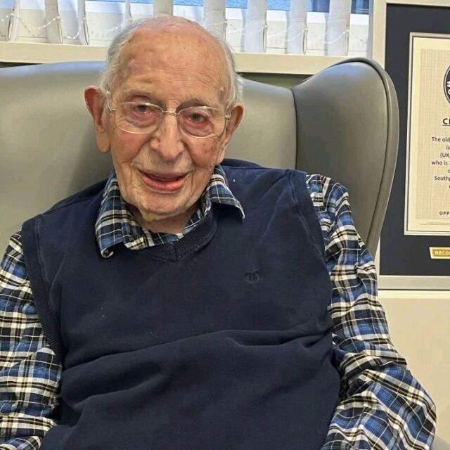 111-годишен британец, роден в годината, в която "Титаник" потъва, е най-възрастният мъж в света
