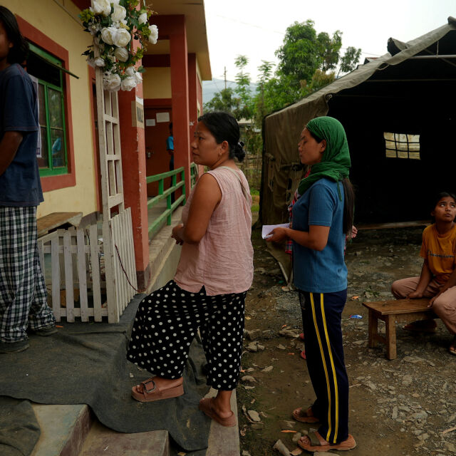  Изборите в Индия: Гласуват съвсем милиард души, в Хималаите е най-високата секция в света 