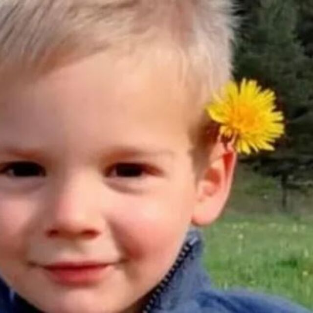 Нова загадка около смъртта на 2-годишния Емил: Защо обувките му са без връзки?