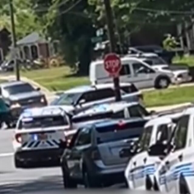  Стрелба в Съединени американски щати с доста жертви, измежду които и чиновници на реда 