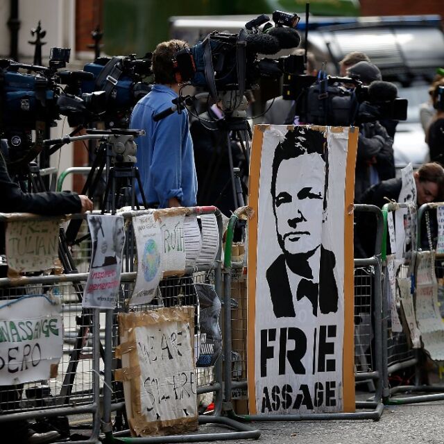 Съд във Великобритания разреши екстрадицията на Джулиан Асандж в САЩ