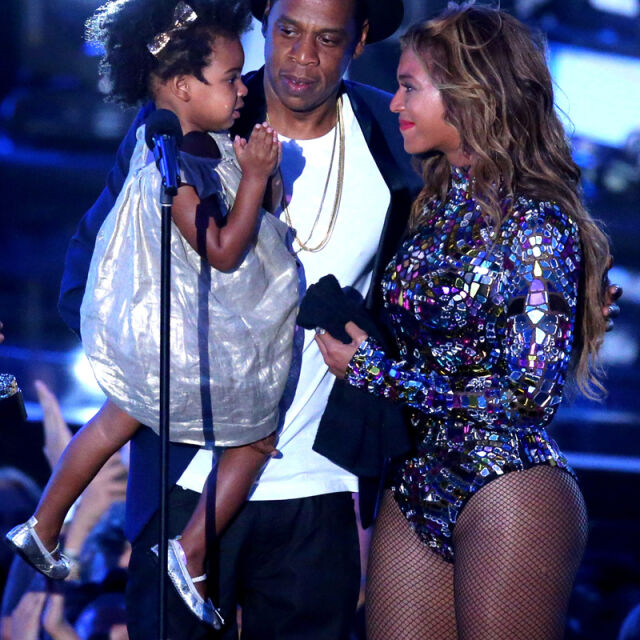 Бионсе, Jay Z и малката Блу Айви - за първи път на една сцена! (СНИМКИ, ВИДЕО)