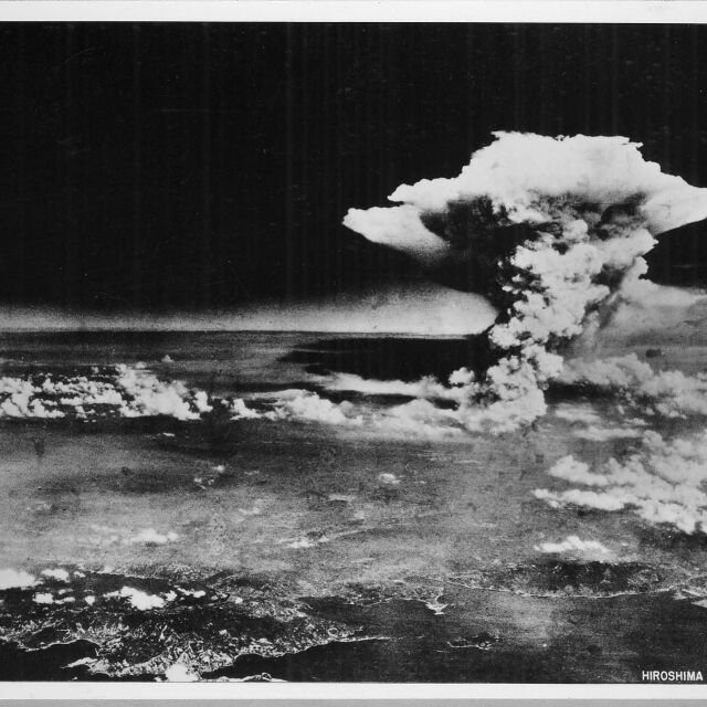 Преди и след: 70 години от ядрения ад в Хирошима и Нагасаки