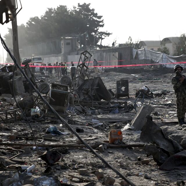 Най-малко 50 души загинаха при вълна от нападения в Кабул
