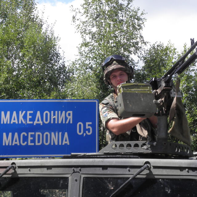 Жива сила и военна техника на граничните пунктове с Македония (СНИМКИ и ВИДЕО)