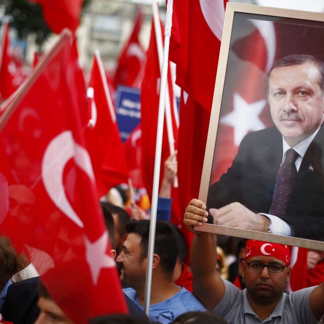 Ердоган обвини Запада, че подкрепя тероризма и стои зад преврати 