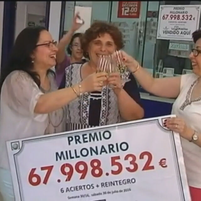 Късметлийката Гошка получи милионите, които спечели от испанската лотария