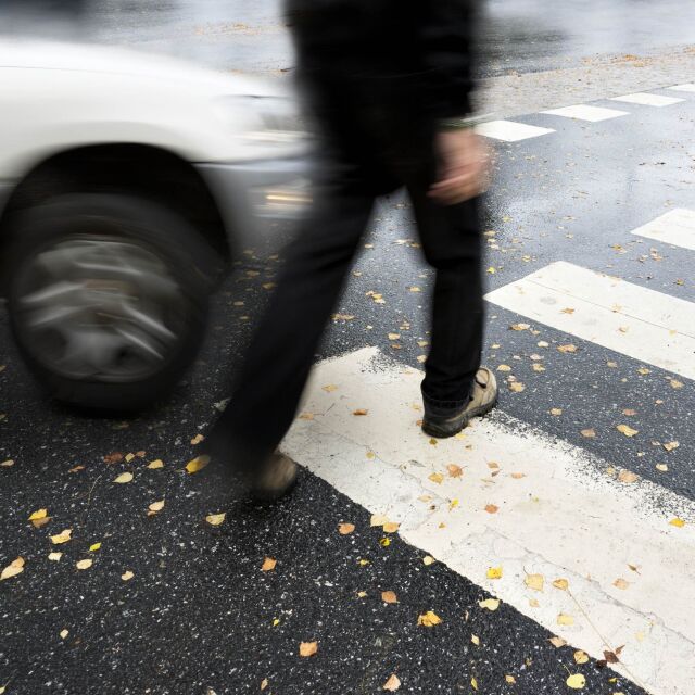 Шофьор с положителна проба за канабис блъсна пешеходец в София