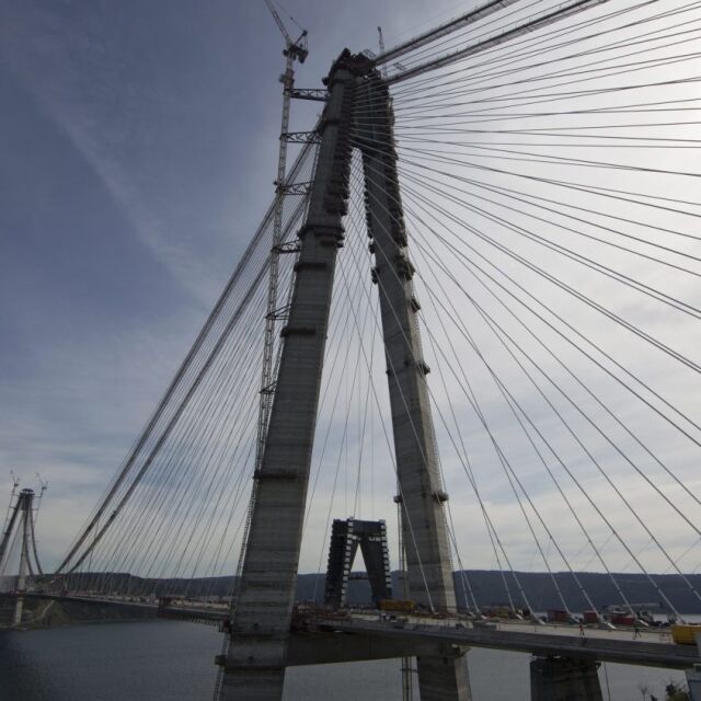 В Турция откриват третия мост над Босфора, най-широкият в света