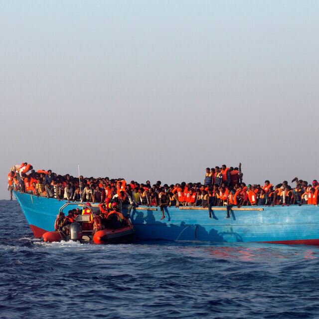 Спасиха близо 3000 мигранти край бреговете на Либия