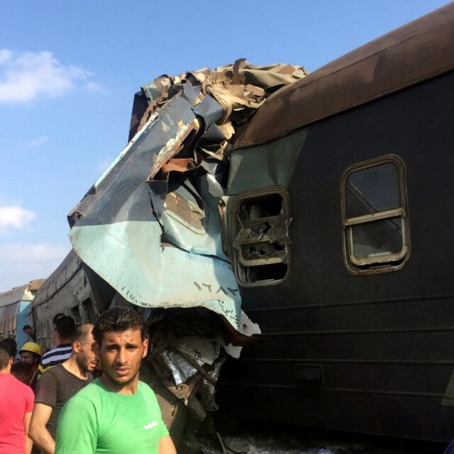 Тежка влакова катастрофа в Египет взе десетки жертви